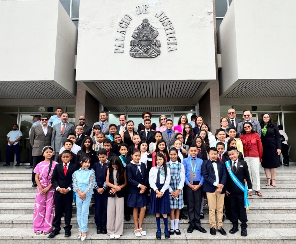 Poder Judicial de Honduras y  otras entidades de justicia  realizan el Primer Pleno Infantil de la Corte Suprema de Justicia